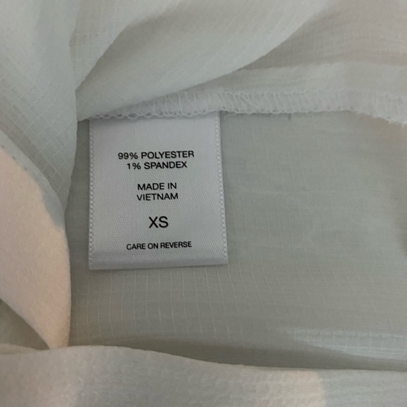 New York &Co Stretch Sleeveless Sheer Button Down - Picture 5 of 7